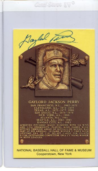 Gaylord Perry Signed HOF Postcard PSA/DNA w/COA