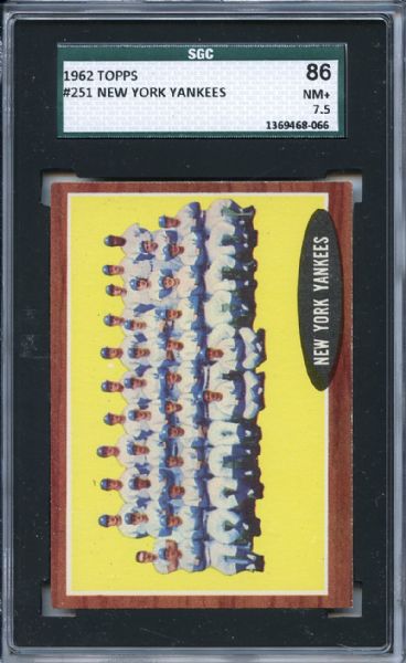 1962 Topps 251 New York Yankees Team SGC NM 84 / 7