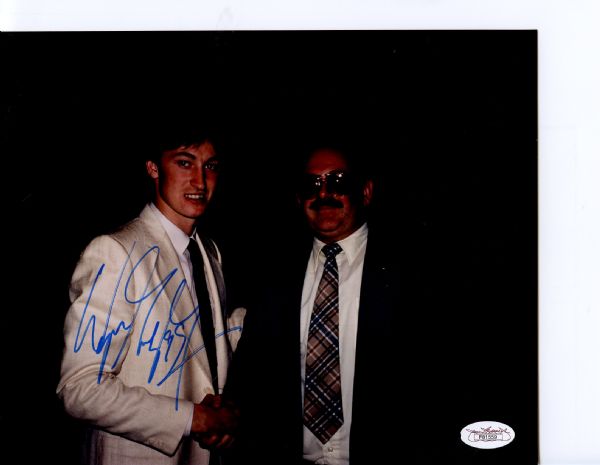 Wayne Gretzky Signed 8 x 10 Photograph JSA w/COA