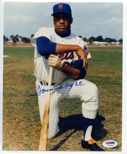Tommie Agee Signed 8 x 10 Photograph PSA/DNA w/COA