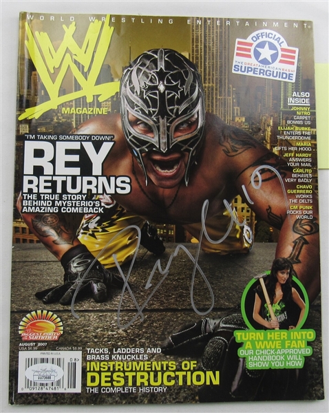 Rey Mysterio  Jeff Hardy Signed WWE WWF Magazine  2007 JSA UU73688